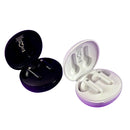 Fones de ouvido Bluetooth TWS WZ06 nas cores preto e branco, estojos abertos lado a lado