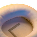 Close-up da almofada auricular do fone Wearzone WZ08 branco com costura reforçada